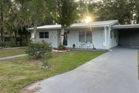 House in Palatka, Florida 3 bedrooms, 105.82 sq.m. № 1781345 - photo 1