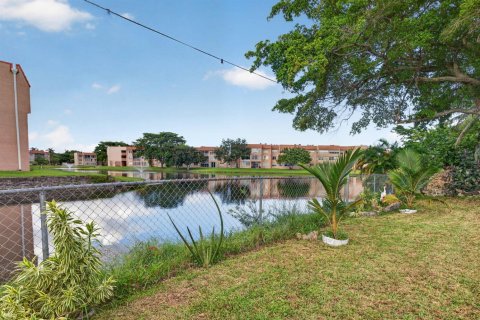 Villa ou maison à vendre à Sunrise, Floride: 3 chambres, 169.64 m2 № 2415625 - photo 27