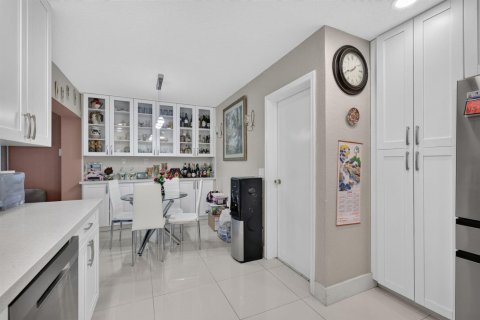 Villa ou maison à vendre à Sunrise, Floride: 3 chambres, 169.64 m2 № 2415625 - photo 16