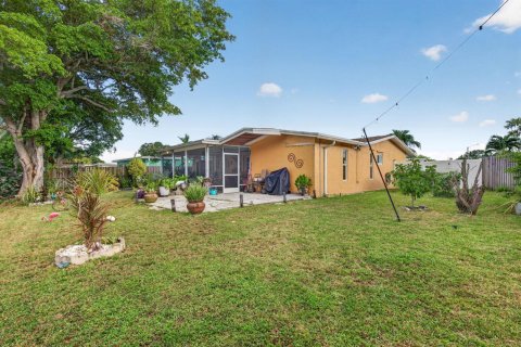 Villa ou maison à vendre à Sunrise, Floride: 3 chambres, 169.64 m2 № 2415625 - photo 29