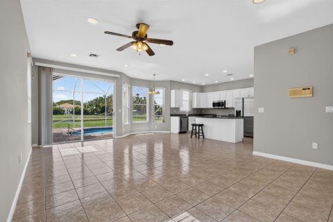 House in Wellington, Florida 5 bedrooms, 293.2 sq.m. № 2178983 - photo 15