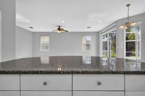 House in Wellington, Florida 5 bedrooms, 293.2 sq.m. № 2178983 - photo 25