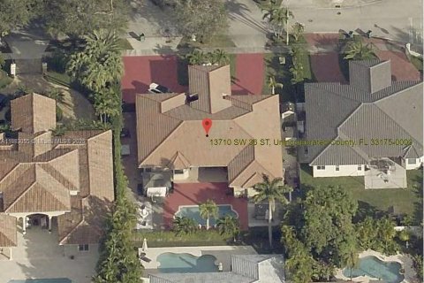 Casa en alquiler en Miami, Florida, 5 dormitorios, 338.91 m2 № 2054555 - foto 29