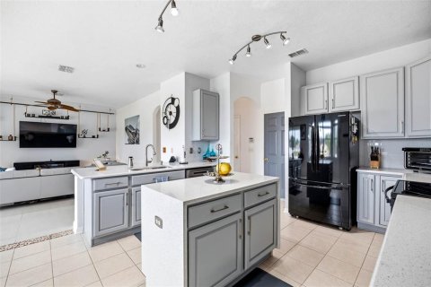 Casa en venta en Spring Hill, Florida, 3 dormitorios, 250.28 m2 № 2233901 - foto 15