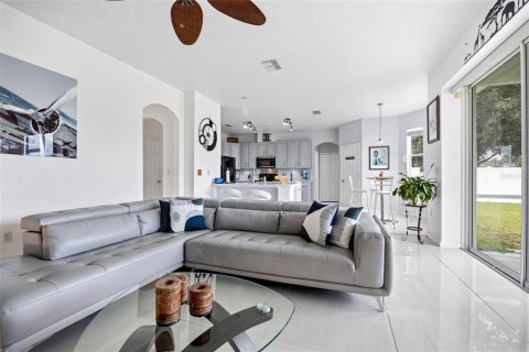 Casa en venta en Spring Hill, Florida, 3 dormitorios, 250.28 m2 № 2233901 - foto 21
