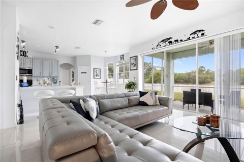 Casa en venta en Spring Hill, Florida, 3 dormitorios, 250.28 m2 № 2233901 - foto 19