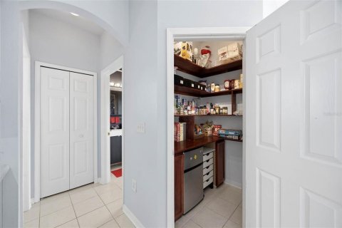 Casa en venta en Spring Hill, Florida, 3 dormitorios, 250.28 m2 № 2233901 - foto 18
