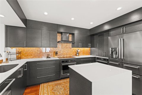 Condo in Bradenton, Florida, 3 bedrooms № 2115383 - photo 19
