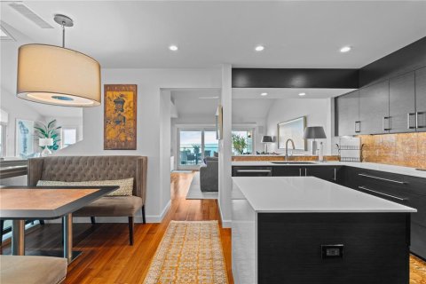 Condo in Bradenton, Florida, 3 bedrooms № 2115383 - photo 17