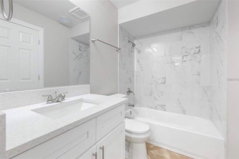 Villa ou maison à louer à Sarasota, Floride: 2 chambres, 80.92 m2 № 1846794 - photo 12
