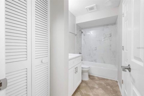 Villa ou maison à louer à Sarasota, Floride: 2 chambres, 80.92 m2 № 1846794 - photo 11