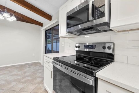 Villa ou maison à louer à Sarasota, Floride: 2 chambres, 80.92 m2 № 1846794 - photo 9