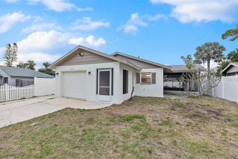 Villa ou maison à louer à Sarasota, Floride: 2 chambres, 80.92 m2 № 1846794 - photo 1
