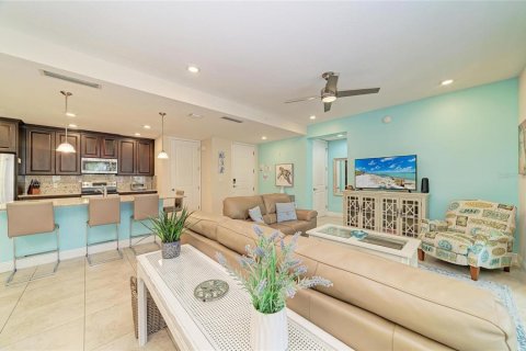 Condo in Bradenton, Florida, 2 bedrooms  № 2378372 - photo 11