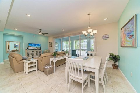 Condo in Bradenton, Florida, 2 bedrooms  № 2378372 - photo 16
