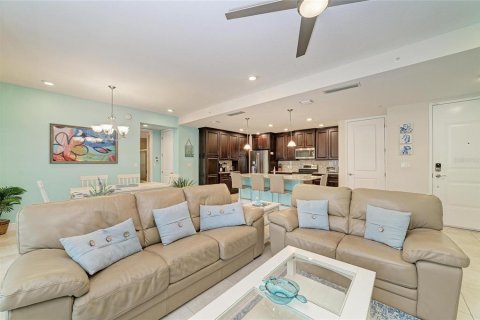Condo in Bradenton, Florida, 2 bedrooms  № 2378372 - photo 12