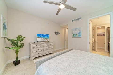 Condo in Bradenton, Florida, 2 bedrooms  № 2378372 - photo 24