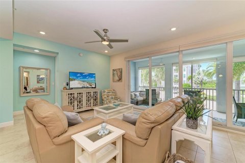 Condo in Bradenton, Florida, 2 bedrooms  № 2378372 - photo 9