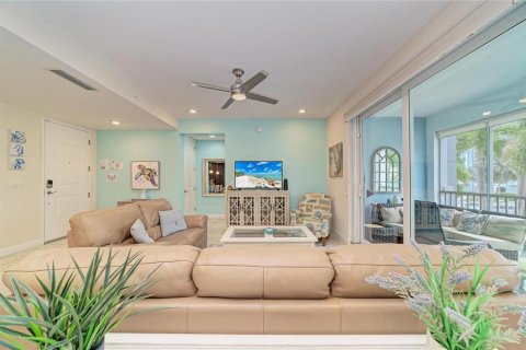 Condo in Bradenton, Florida, 2 bedrooms  № 2378372 - photo 10