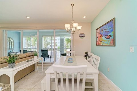 Condo in Bradenton, Florida, 2 bedrooms  № 2378372 - photo 15