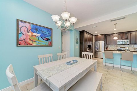 Condo in Bradenton, Florida, 2 bedrooms  № 2378372 - photo 13