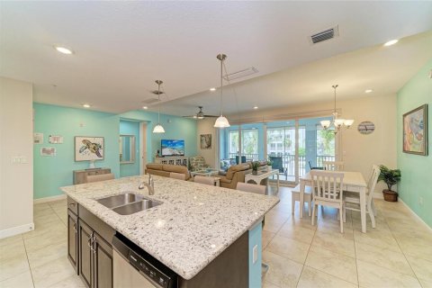 Condo in Bradenton, Florida, 2 bedrooms  № 2378372 - photo 22