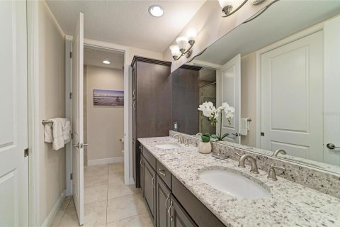 Condo in Bradenton, Florida, 2 bedrooms  № 2378372 - photo 27