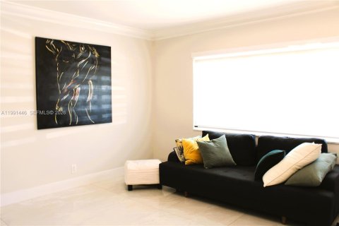 House in Wilton Manors, Florida 3 bedrooms, 186.73 sq.m. № 2052234 - photo 12