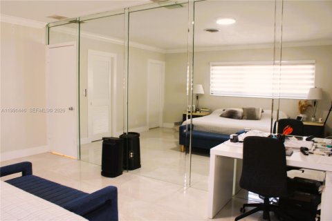 House in Wilton Manors, Florida 3 bedrooms, 186.73 sq.m. № 2052234 - photo 17