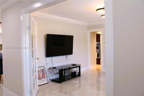 House in Wilton Manors, Florida 3 bedrooms, 186.73 sq.m. № 2052234 - photo 13