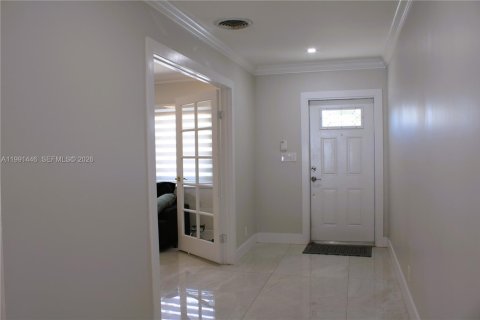 House in Wilton Manors, Florida 3 bedrooms, 186.73 sq.m. № 2052234 - photo 9