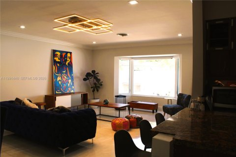 House in Wilton Manors, Florida 3 bedrooms, 186.73 sq.m. № 2052234 - photo 3