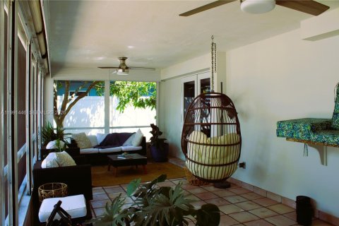 House in Wilton Manors, Florida 3 bedrooms, 186.73 sq.m. № 2052234 - photo 29