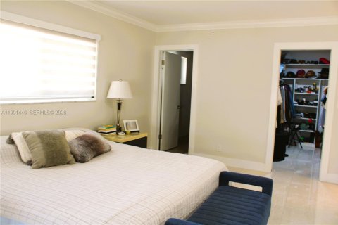 House in Wilton Manors, Florida 3 bedrooms, 186.73 sq.m. № 2052234 - photo 18