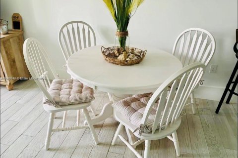 Снять в аренду квартиру в Стьюарт, Флорида 3 спальни, 326.92м2, № 1963879 - фото 17