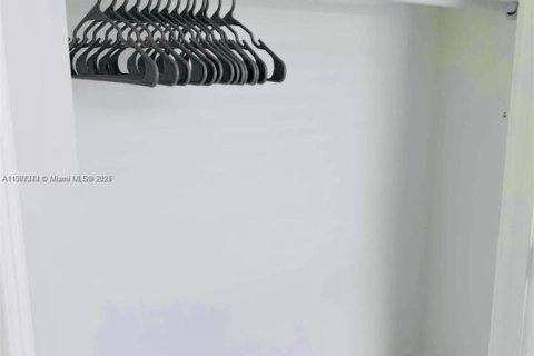 Снять в аренду квартиру в Стьюарт, Флорида 3 спальни, 326.92м2, № 1963879 - фото 27