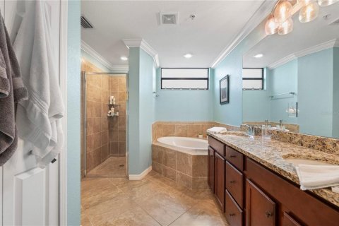 Condo in Bradenton, Florida, 2 bedrooms in LAKEWOOD NATIONAL № 2106165 - photo 28