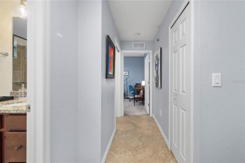 Condo in Bradenton, Florida, 2 bedrooms in LAKEWOOD NATIONAL № 2106165 - photo 29