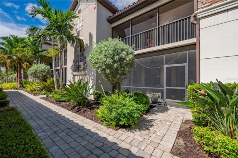Condo in Bradenton, Florida, 2 bedrooms in LAKEWOOD NATIONAL  № 2106165