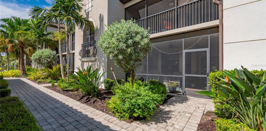 Condo in Bradenton, Florida, 2 bedrooms in LAKEWOOD NATIONAL № 2106165