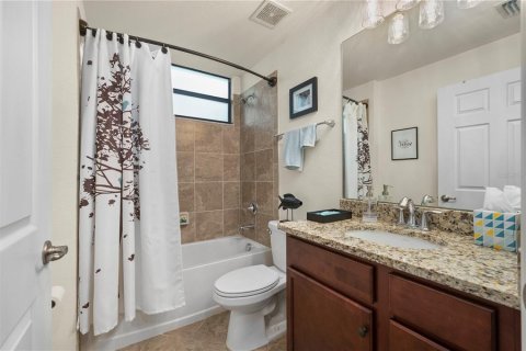 Condo in Bradenton, Florida, 2 bedrooms in LAKEWOOD NATIONAL № 2106165 - photo 30