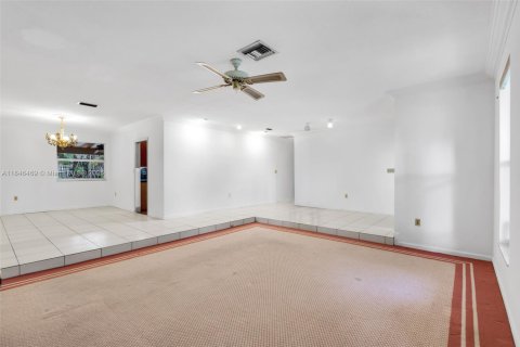 Купить виллу или дом в Майами-Лейкс, Флорида 3 спальни, 276.94м2, № 1977846 - фото 9