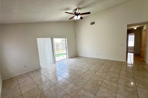 Villa ou maison à vendre à Davenport, Floride: 4 chambres, 177.26 m2 № 2150334 - photo 15