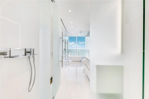 Copropriété à louer à Miami, Floride: 5 chambres, 359.53 m2 № 1874448 - photo 19