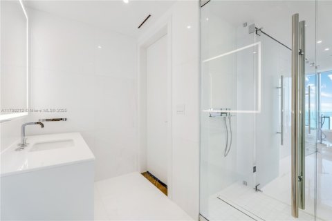 Copropriété à louer à Miami, Floride: 5 chambres, 359.53 m2 № 1874448 - photo 18