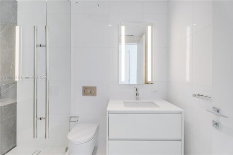 Copropriété à louer à Miami, Floride: 5 chambres, 359.53 m2 № 1874448 - photo 26