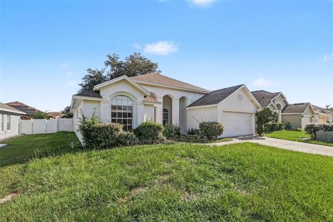 Villa ou maison à vendre à Wesley Chapel, Floride: 4 chambres, 195.56 m2 № 2298117 - photo 3