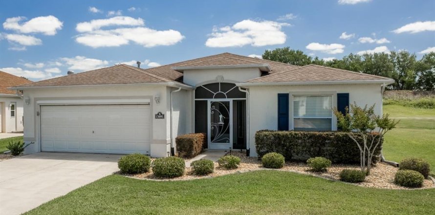 House in Ocala, Florida 3 bedrooms, 152.92 sq.m. № 1662446