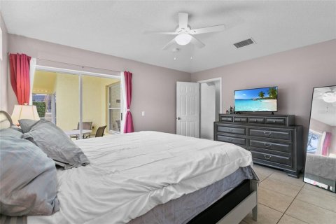 House in Haines City, Florida 4 bedrooms, 143.26 sq.m. № 1557295 - photo 15