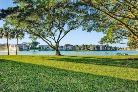 Copropriété à louer à Margate, Floride: 2 chambres, 101.26 m2 № 2350996 - photo 5